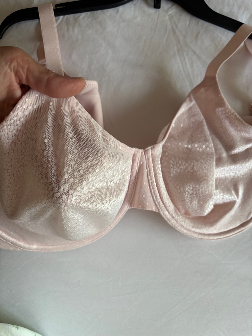 NEW, Wacoal Shimmery Light Pink Underwire Bra - Picture 5 of 10